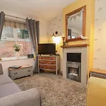 Fauna's Corner 휫비